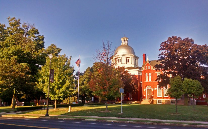 Albion Courthouse Lawn